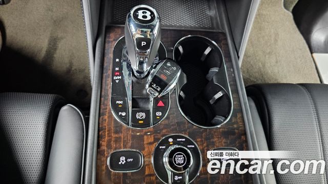 Bentley Bentayga 2019 thumb 10
