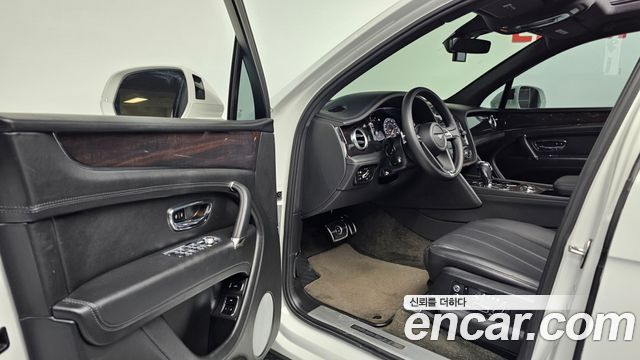 Bentley Bentayga 2019 thumb 11