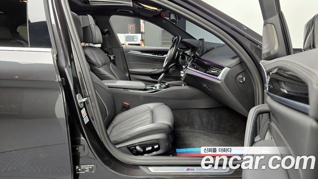 BMW 5 серии 2023 thumb 11