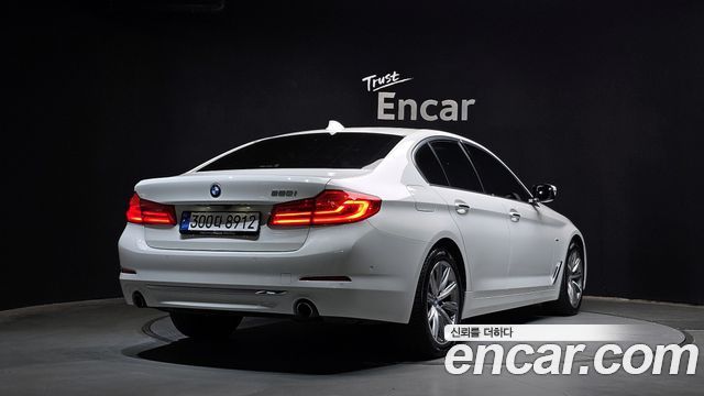 BMW 5 серии 2018 thumb 3