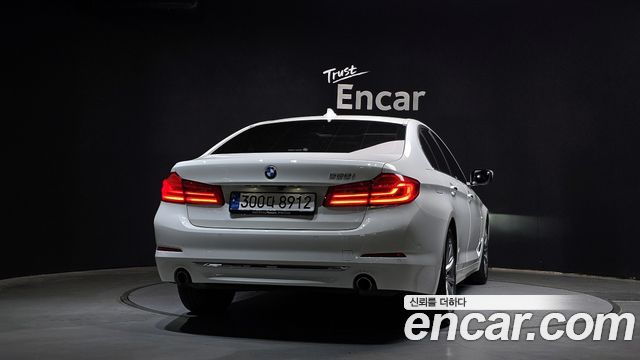 BMW 5 серии 2018 thumb 5