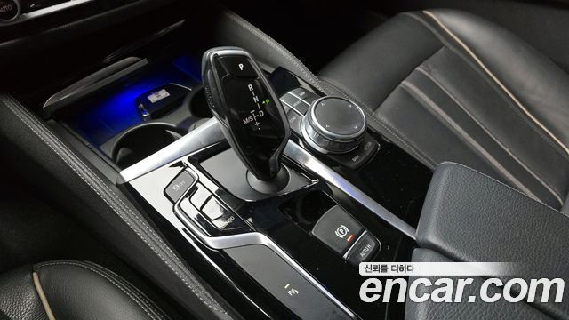 BMW 5 серии 2018 thumb 10