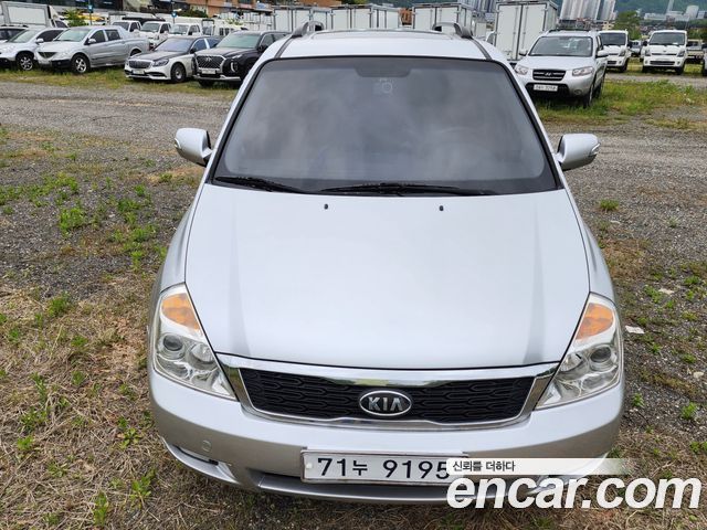 Kia Carnival 2012 thumb 3