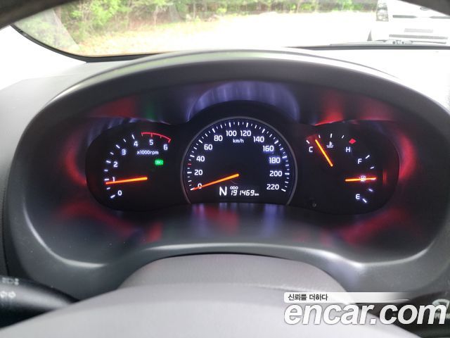 Kia Carnival 2012 thumb 4