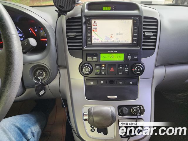 Kia Carnival 2012 thumb 5