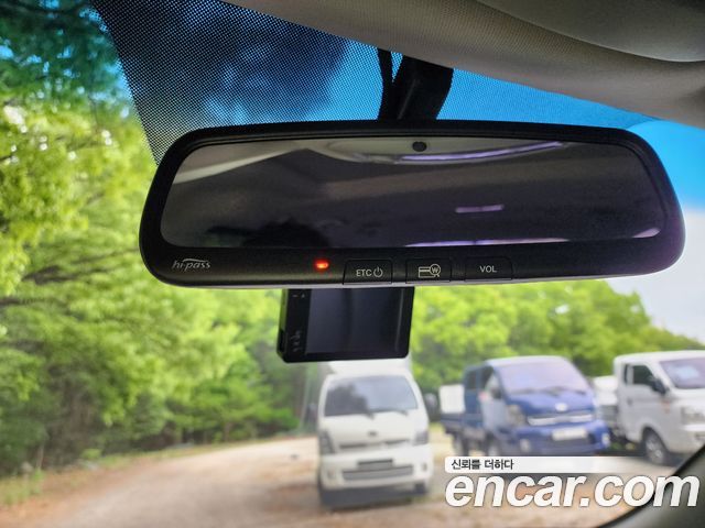 Kia Carnival 2012 thumb 7