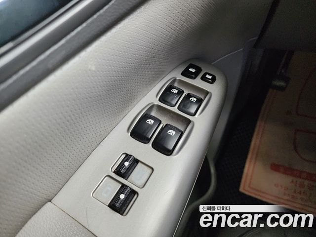 Kia Carnival 2012 thumb 8