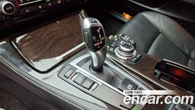 BMW 5 серии 2013 thumb 9
