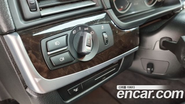 BMW 5 серии 2013 thumb 12