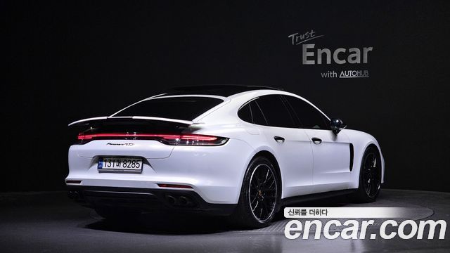 Porsche Panamera 2021 thumb 3