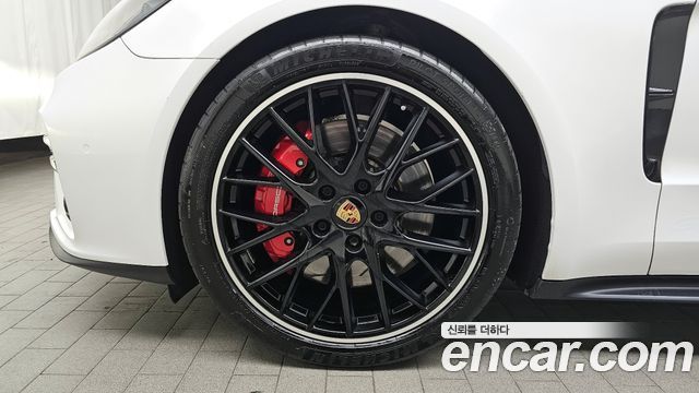 Porsche Panamera 2021 thumb 6