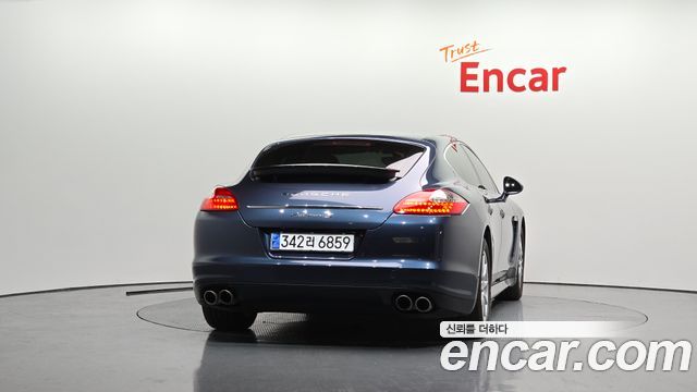 Porsche Panamera 2010 thumb 5