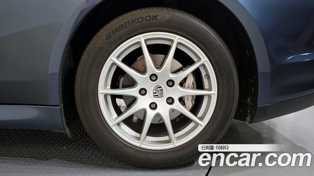 Porsche Panamera 2010 thumb 6