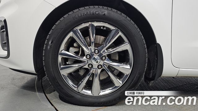 Kia Carnival 2019 thumb 6
