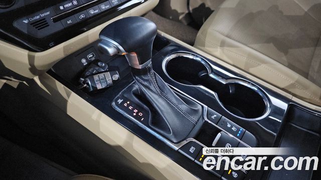 Kia Carnival 2019 thumb 10