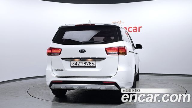Kia Carnival 2017 thumb 5