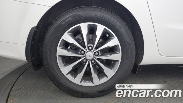 Kia Carnival 2017 thumb 6