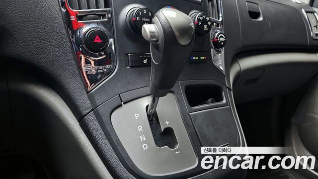 Hyundai Starex 2015 thumb 10