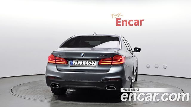 BMW 5 серии 2017 thumb 5