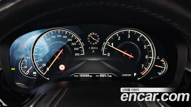 BMW 5 серии 2017 thumb 8