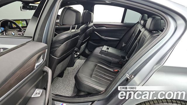 BMW 5 серии 2017 thumb 11