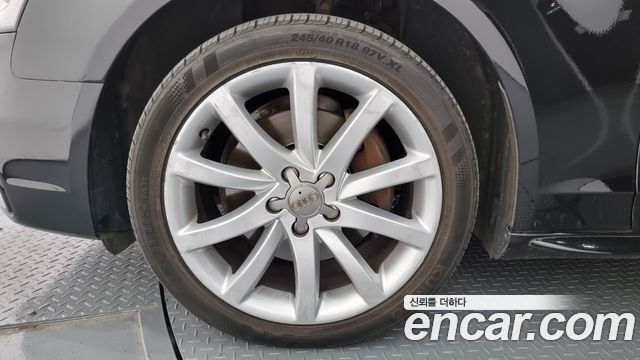 Audi A4 2015 thumb 6