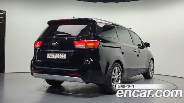 Kia Carnival 2016 thumb 3
