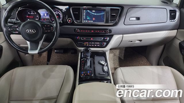 Kia Carnival 2016 thumb 8