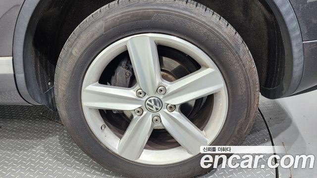 Volkswagen Touareg 2013 thumb 5