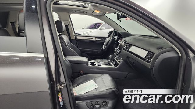 Volkswagen Touareg 2013 thumb 12