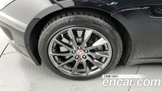 Jaguar F-Type 2017 thumb 6