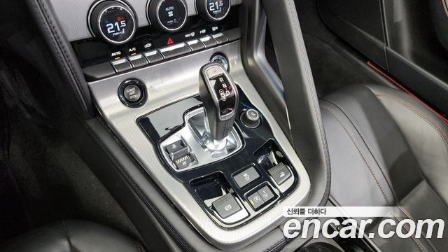 Jaguar F-Type 2017 thumb 10