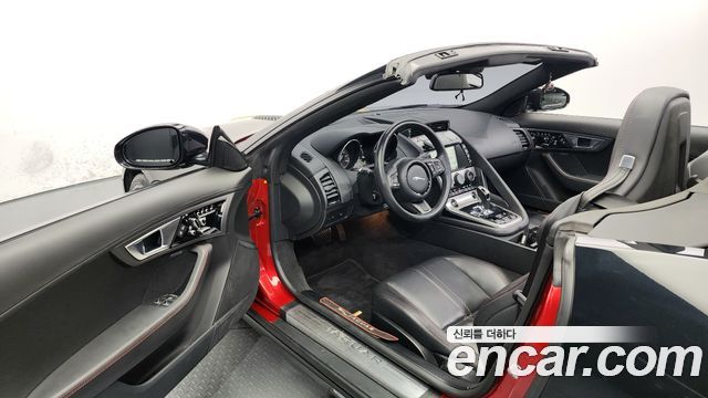 Jaguar F-Type 2017 thumb 11