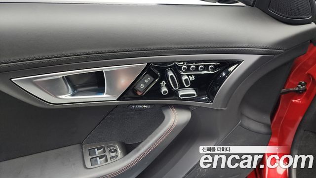 Jaguar F-Type 2017 thumb 12