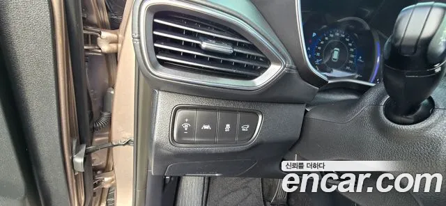 Hyundai Santa Fe 2019 thumb 12