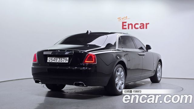 Rolls-Royce Ghost 2020 thumb 3