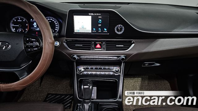 Hyundai Grandeur 2017 thumb 12