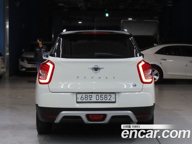 SsangYong Tivoli 2016 thumb 4