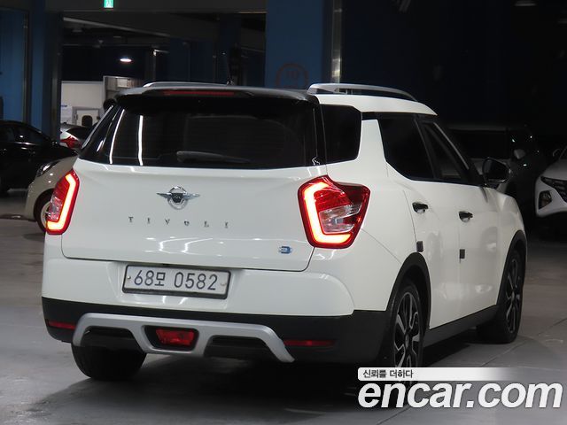 SsangYong Tivoli 2016 thumb 5