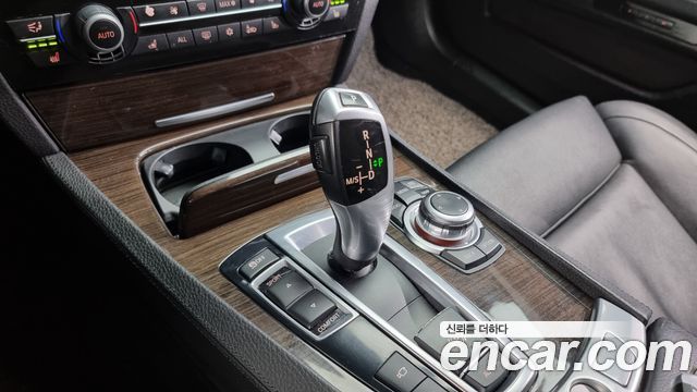 BMW 7 серии 2011 thumb 10