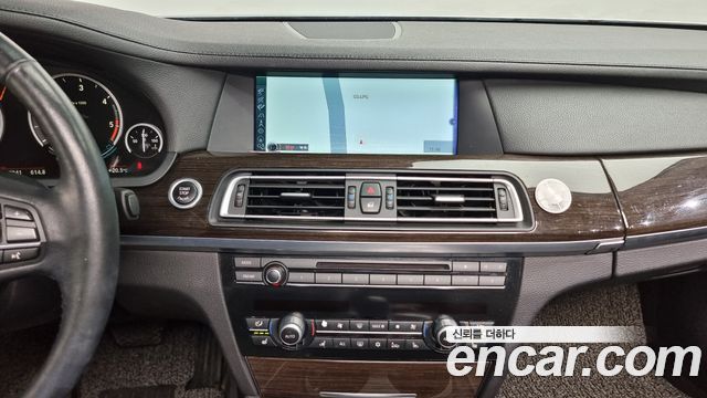 BMW 7 серии 2011 thumb 12