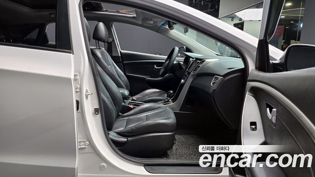 Hyundai i30 2012 thumb 10
