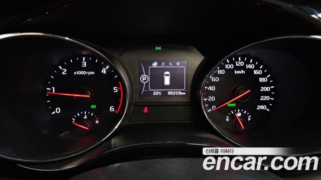 Kia Carnival 2017 thumb 8