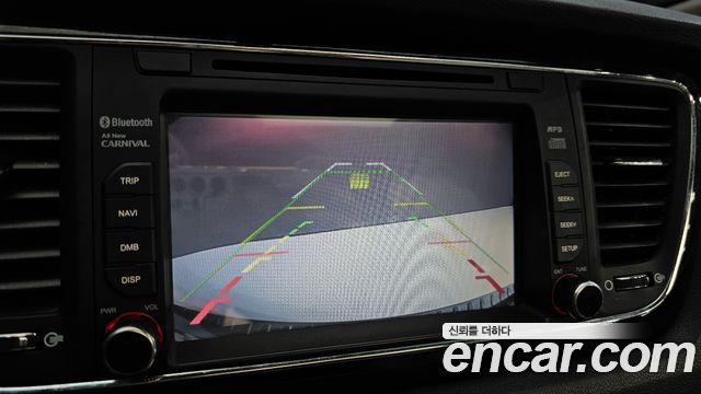Kia Carnival 2017 thumb 11