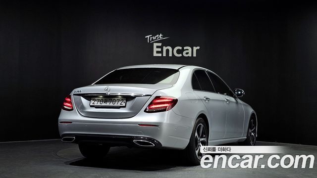 Mercedes-Benz E-Class 2020 thumb 3