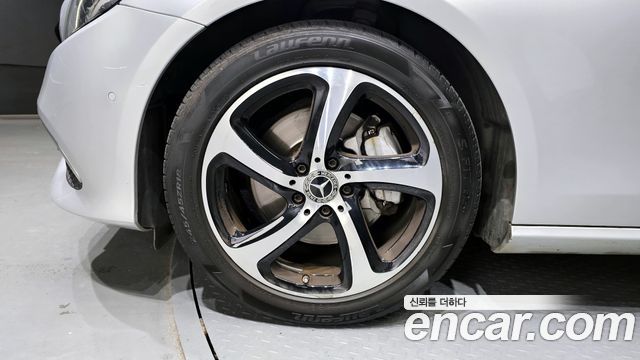 Mercedes-Benz E-Class 2020 thumb 6