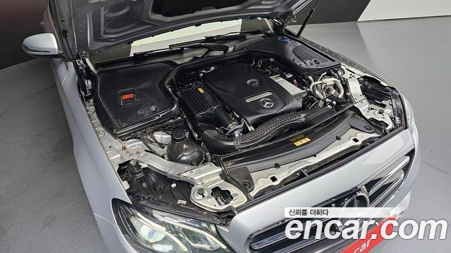 Mercedes-Benz E-Class 2020 thumb 7