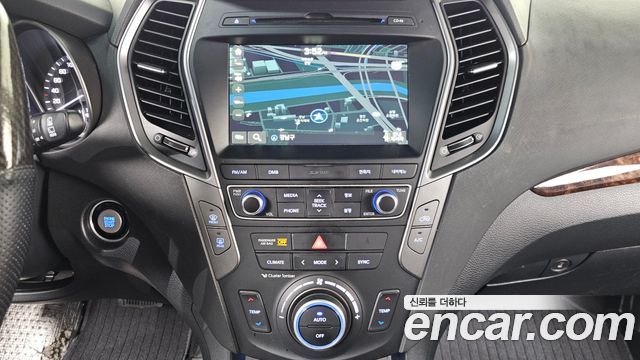 Hyundai Santa Fe 2016 thumb 12