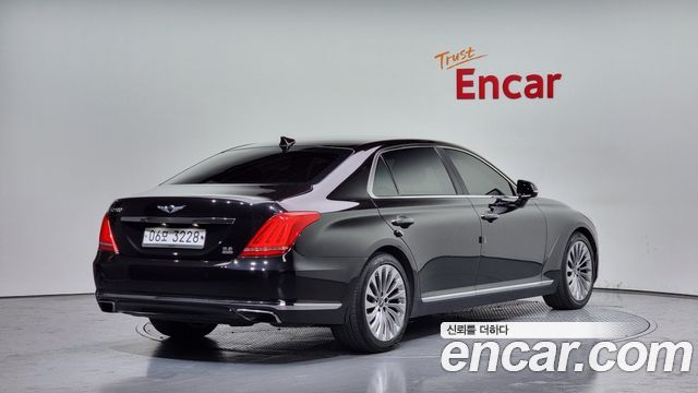 Genesis G90 2017 thumb 3
