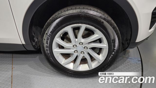 Land Rover Discovery Sport 2017 thumb 6